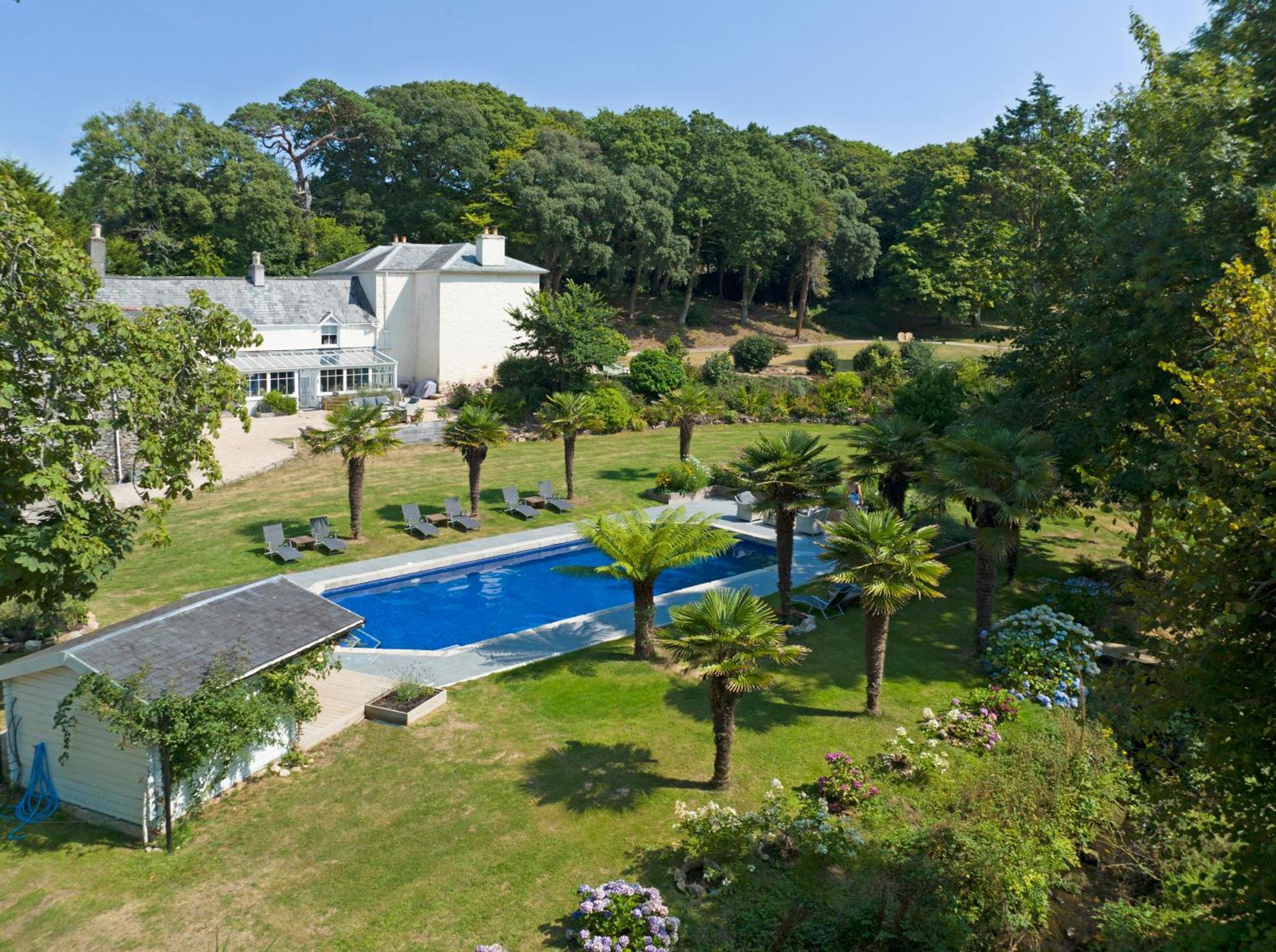 Red River Stables - Peaceful, Beautiful Grounds, Swimming Pool, Central Location For West Cornwall แคมบอร์น ภายนอก รูปภาพ